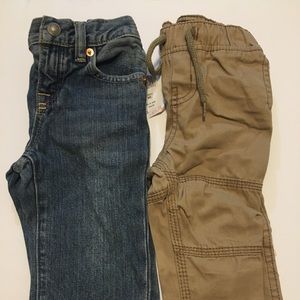 Baby boy lot of 2 pants size 9m